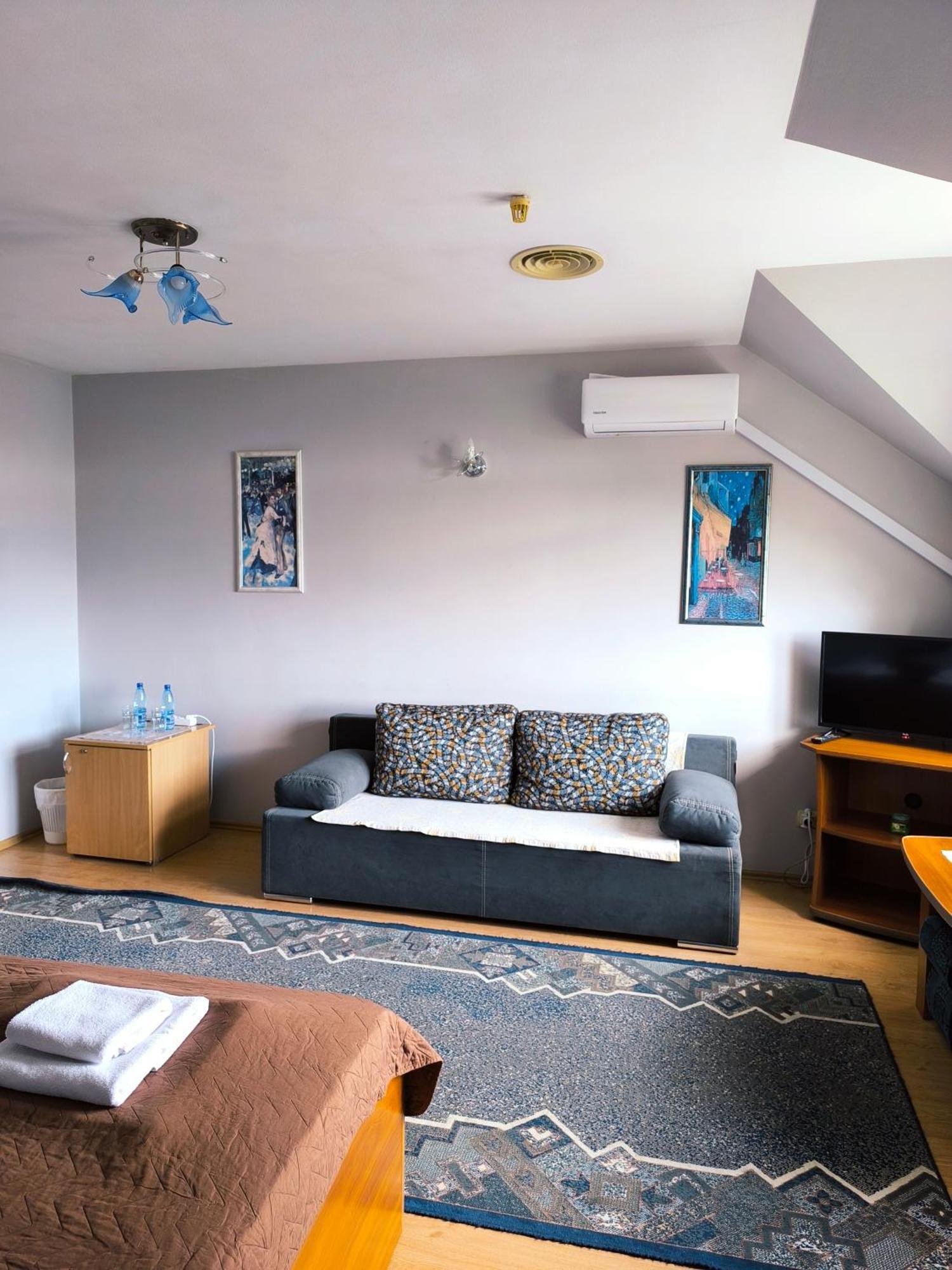 Hotel Delfin Muncaci Cameră foto