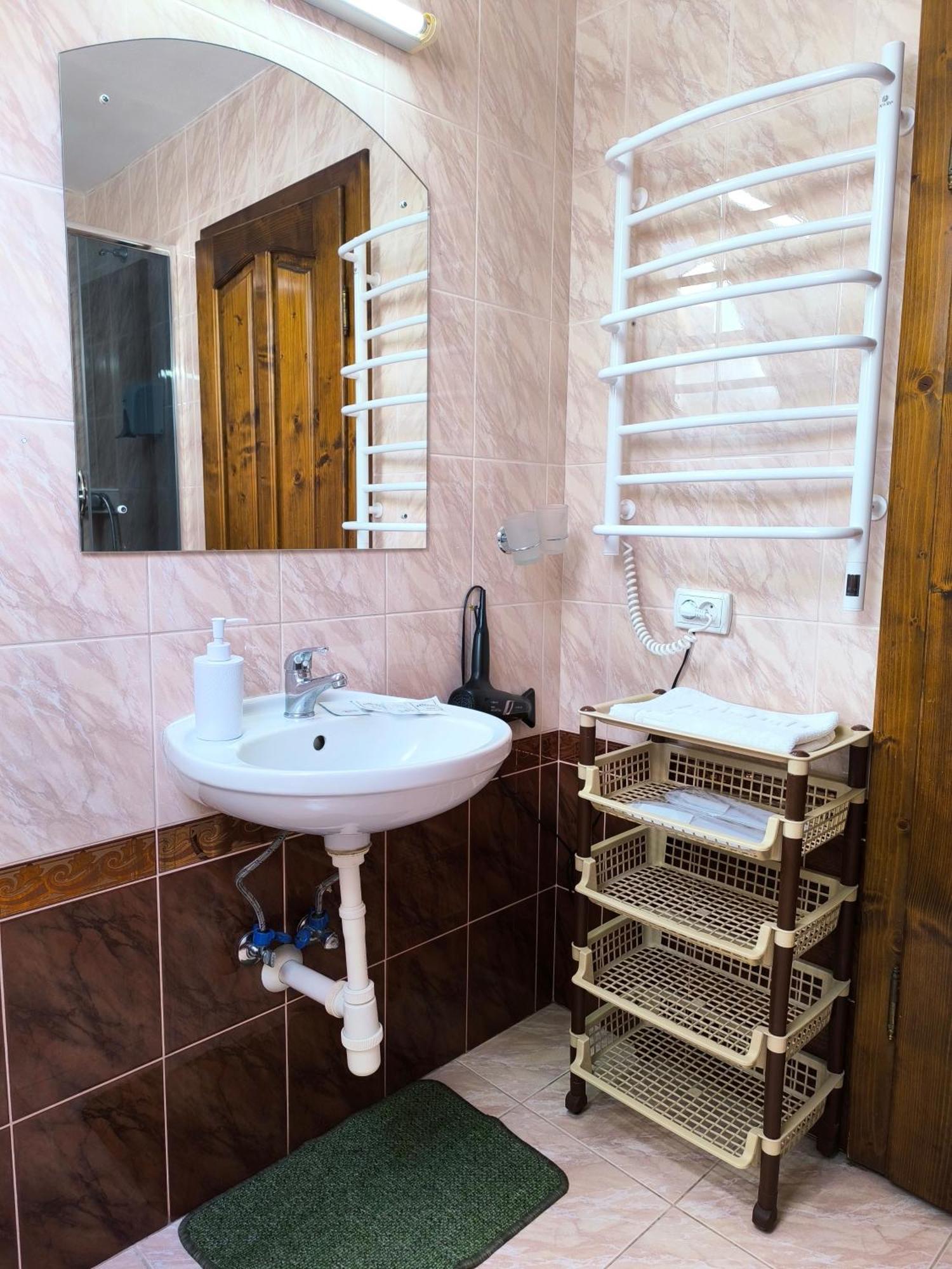Hotel Delfin Muncaci Cameră foto