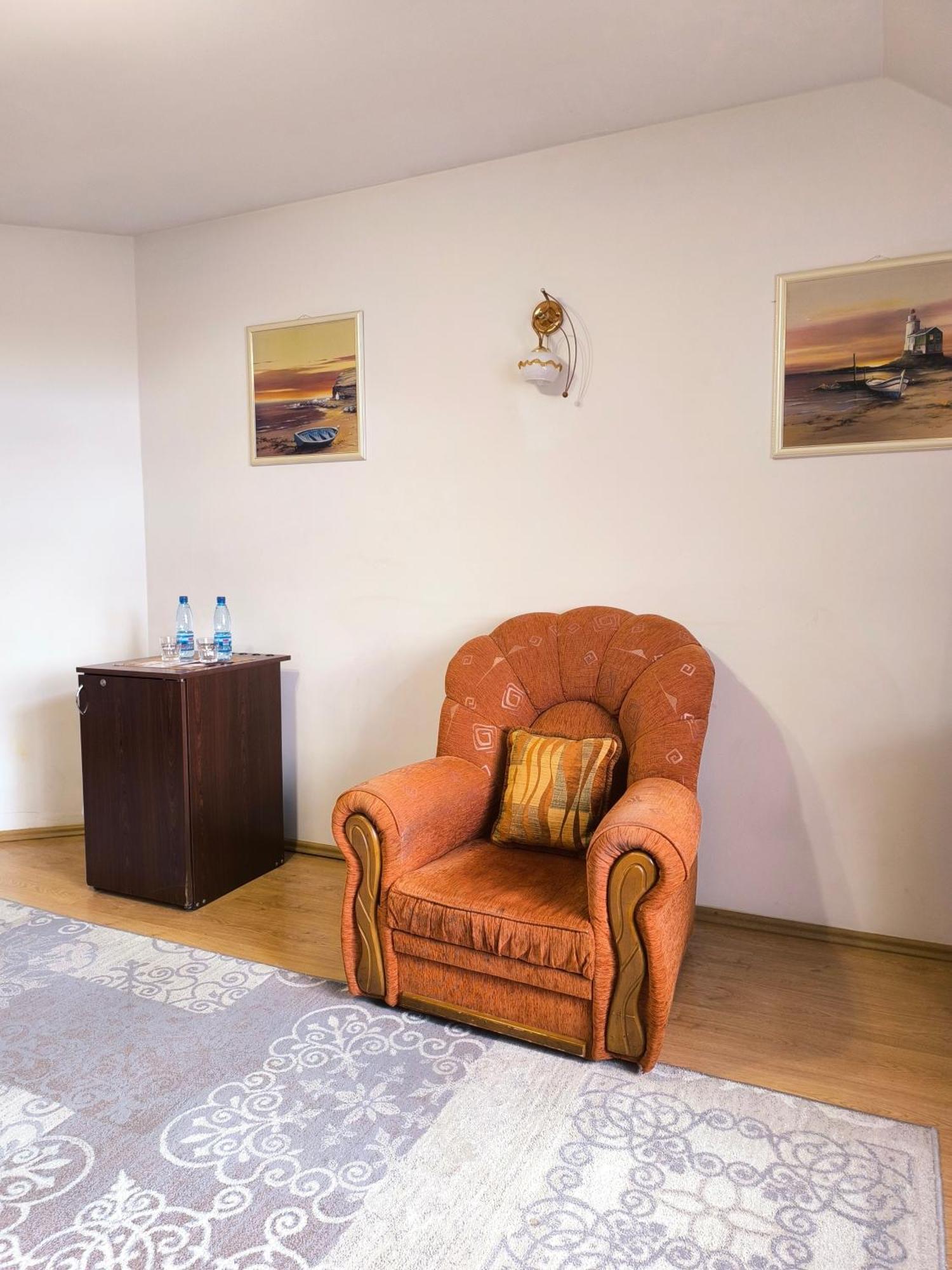 Hotel Delfin Muncaci Cameră foto