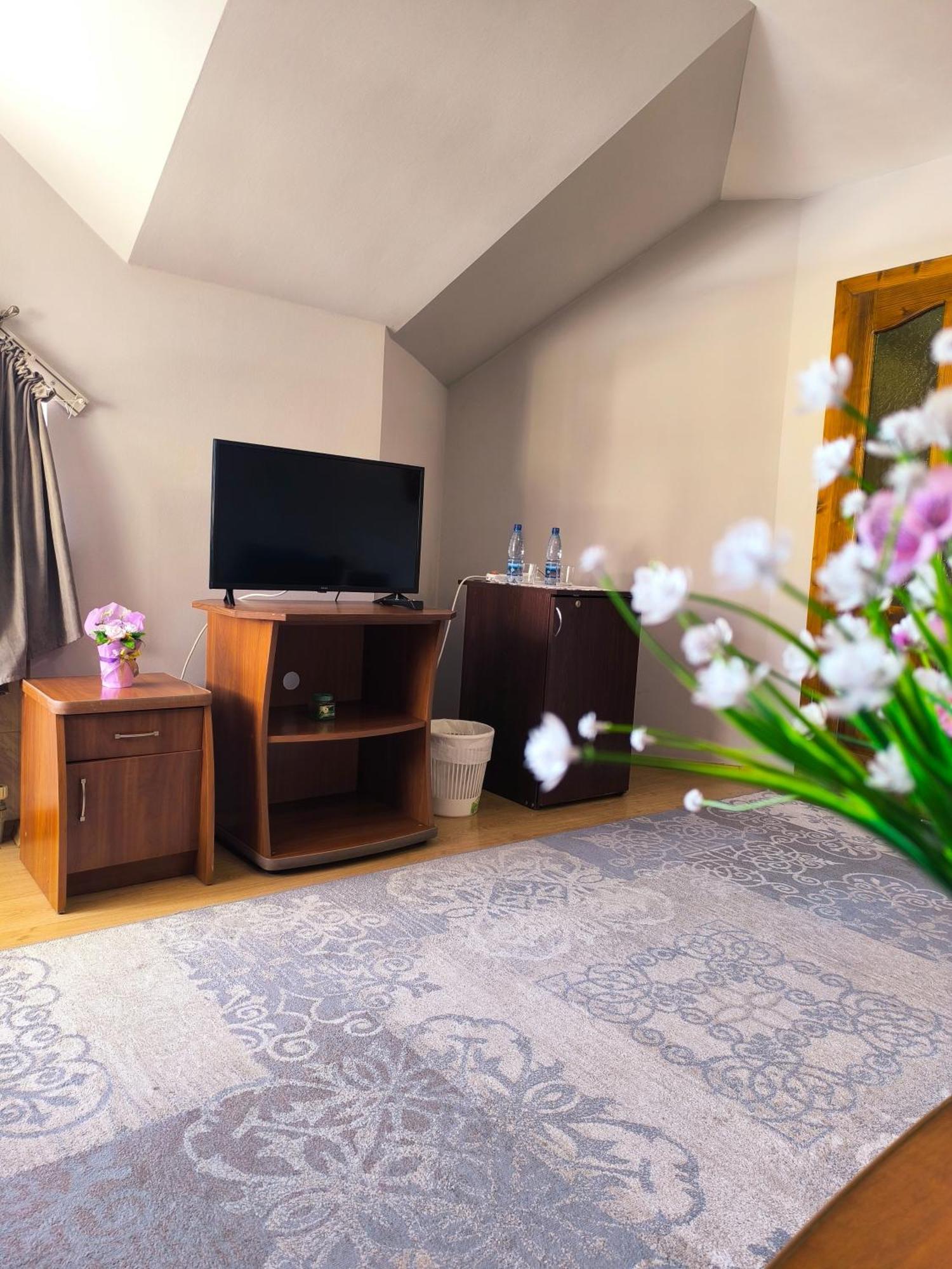 Hotel Delfin Muncaci Cameră foto
